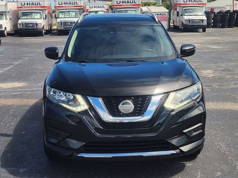 Used 2019 Nissan Rogue S w/ Special Edition Package FWD image 9