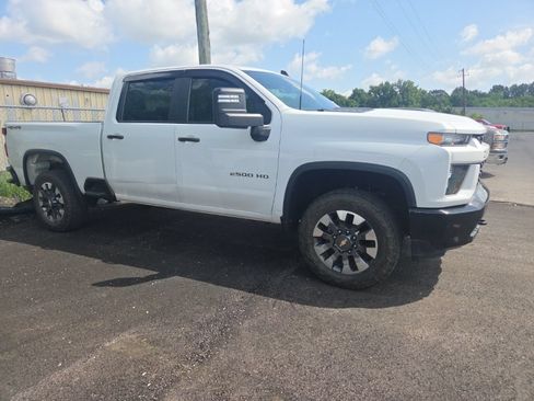Used 2021 Chevrolet Silverado 2500 Custom w/ Custom Value Package AWD/4WD image 8