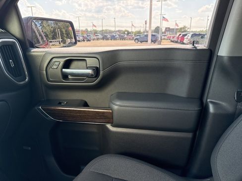 Used 2021 GMC Sierra 1500 Elevation w/ Preferred Package image 23