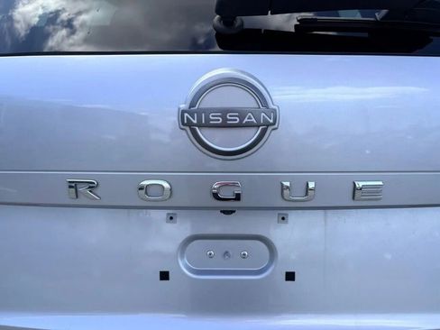 Used 2022 Nissan Rogue SV FWD image 21