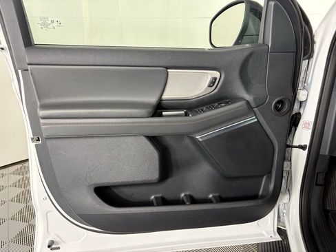 Used 2025 Ford Expedition Active image 13