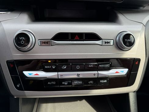 Used 2023 Ford Explorer XLT w/ Equipment Group 202A image 34