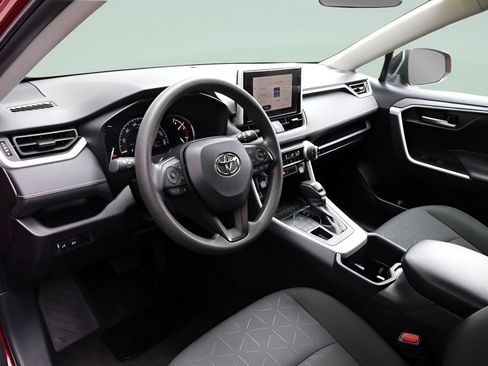 Certified 2025 Toyota RAV4 XLE AWD/4WD image 27
