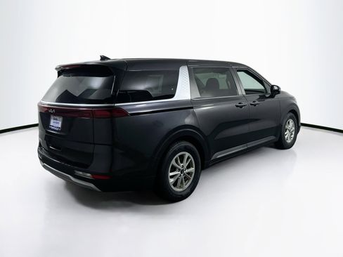 Used 2024 Kia Carnival LX image 5