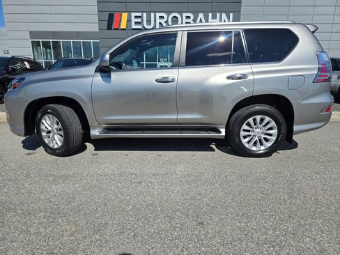 Used 2021 Lexus GX 460 Premium w/ Premium Package AWD/4WD image 2