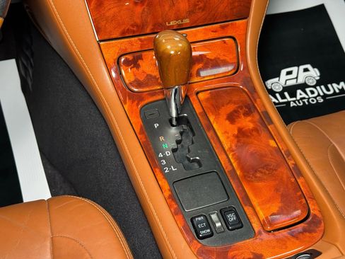 Used 2002 Lexus SC 430 Convertible image 18