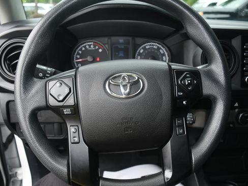 Used 2021 Toyota Tacoma SR AWD/4WD image 12