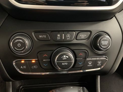 Certified 2020 Jeep Cherokee Limited AWD/4WD image 18