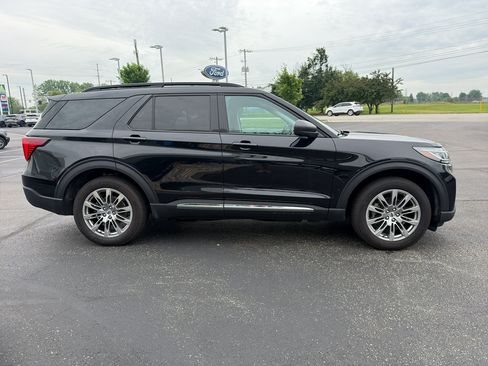 Used 2025 Ford Explorer Active w/ Active Comfort Package AWD/4WD image 5
