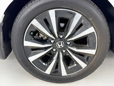 Certified 2023 Honda Civic EX image 33
