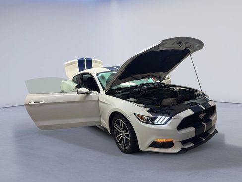 Used 2017 Ford Mustang Coupe RWD image 9