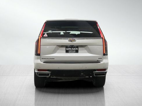 Used 2023 Cadillac Escalade Premium Luxury AWD/4WD image 4