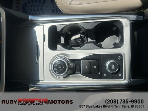 Used 2022 Ford Explorer XLT w/ Equipment Group 202A AWD/4WD image 13