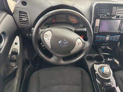 Used 2016 Nissan Leaf SV image 28