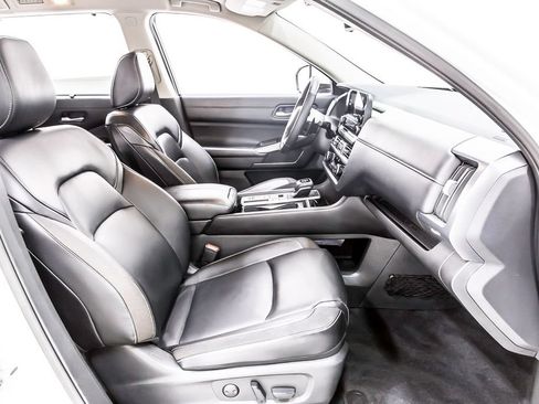 Used 2024 Nissan Pathfinder SL w/ Cargo Package FWD image 31