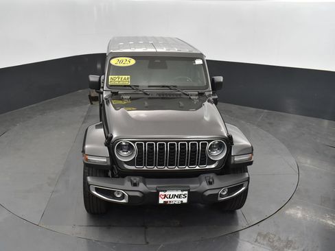 Used 2025 Jeep Wrangler Unlimited Sahara w/ Safety Group AWD/4WD image 30