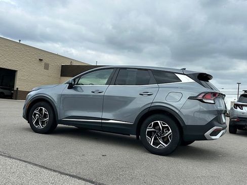 Used 2025 Kia Sportage LX image 4