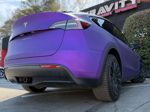 Used 2022 Tesla Model Y Long Range image 13