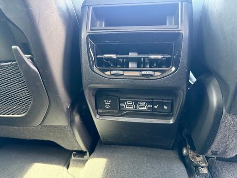 Used 2022 Jeep Grand Cherokee Limited w/ MOPAR Finishing Package AWD/4WD image 20