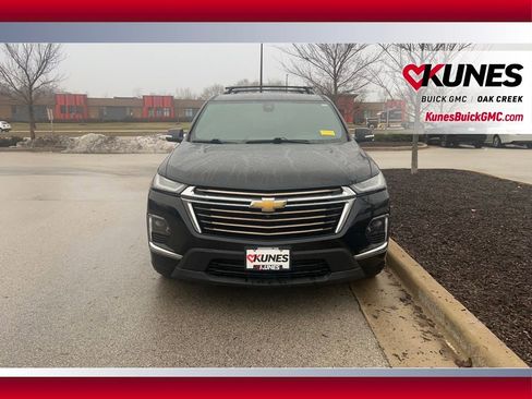 Used 2022 Chevrolet Traverse High Country w/ LPO, 'HIT The Road' Package image 3