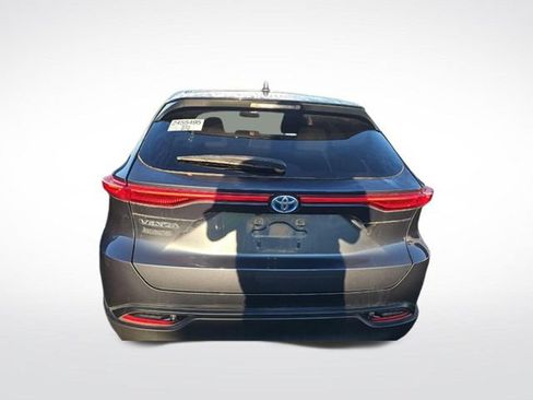 Used 2024 Toyota Venza LE AWD/4WD image 13