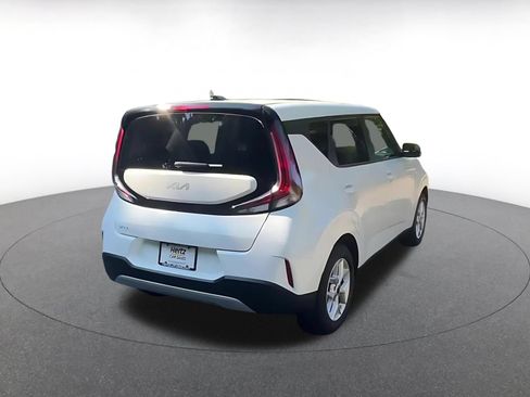 Used 2025 Kia Soul LX w/ LX Technology Package FWD image 15
