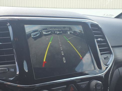 Used 2021 Jeep Grand Cherokee Laredo X image 16