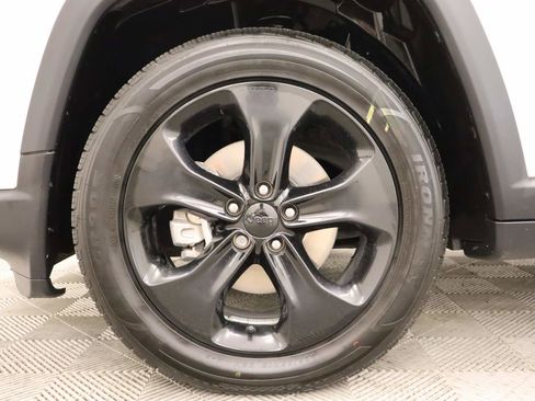 Used 2020 Jeep Compass Latitude image 6