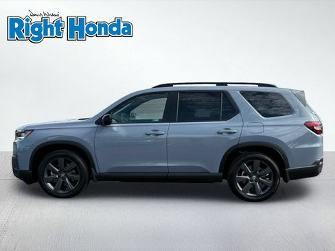 Certified 2026 Honda Pilot Sport image 3