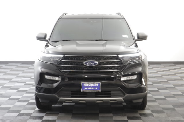 Used 2021 Ford Explorer XLT w/ Equipment Group 202A AWD/4WD image 24