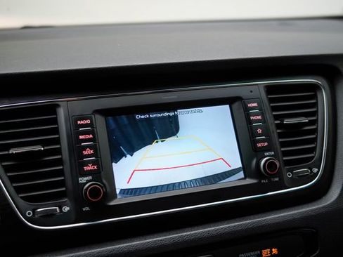 Used 2020 Kia Sedona EX FWD image 29