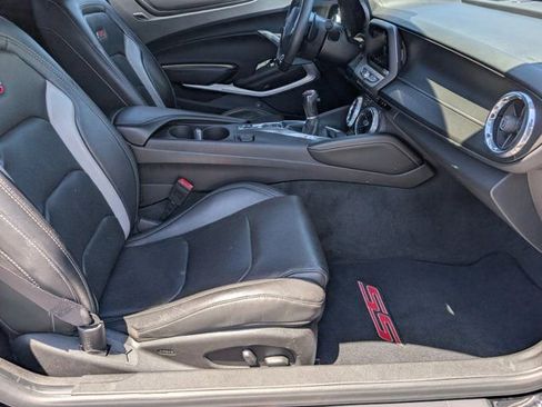 Used 2018 Chevrolet Camaro SS RWD image 27
