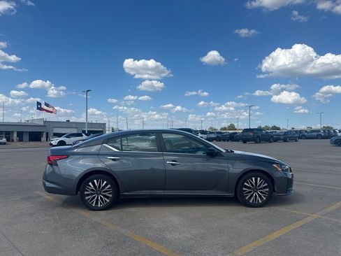 Certified 2025 Nissan Altima 2.5 SV FWD image 26