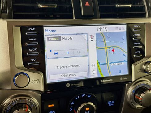 Used 2020 Toyota 4Runner SR5 Premium w/ Moonroof Package AWD/4WD image 17