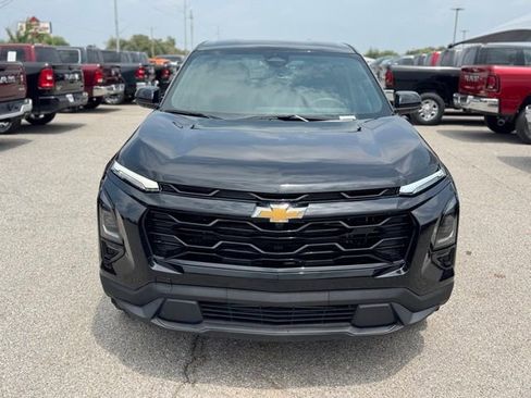 Used 2025 Chevrolet Equinox LT FWD image 2