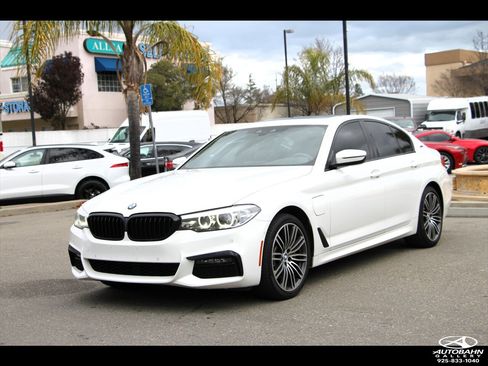 Used 2019 BMW 530e w/ M Sport Package image 4
