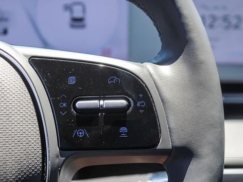 Certified 2024 Hyundai Ioniq 5 SEL RWD image 31