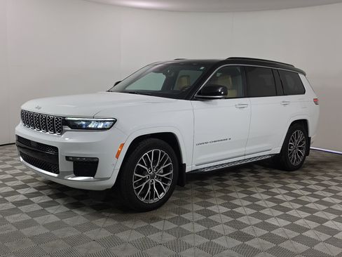 Used 2024 Jeep Grand Cherokee L Summit AWD/4WD image 3