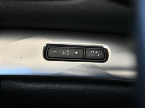 Used 2023 Nissan Maxima SV w/ Floor Mat Group FWD image 30