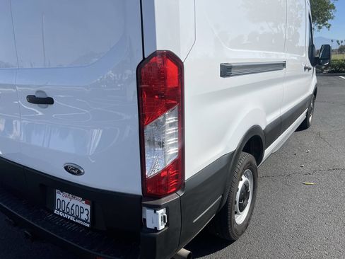 Used 2022 Ford Transit 250 Medium Roof image 24