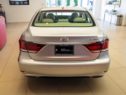 Used 2016 Lexus LS 460 w/ Comfort Package RWD image 5