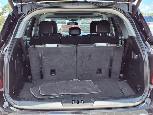 Used 2021 Ford Explorer XLT w/ XLT Sport Appearance Package image 19