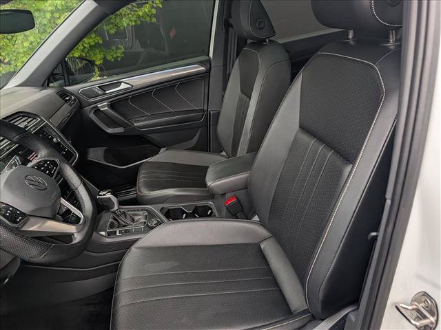 Used 2024 Volkswagen Tiguan SE R-Line AWD/4WD image 28