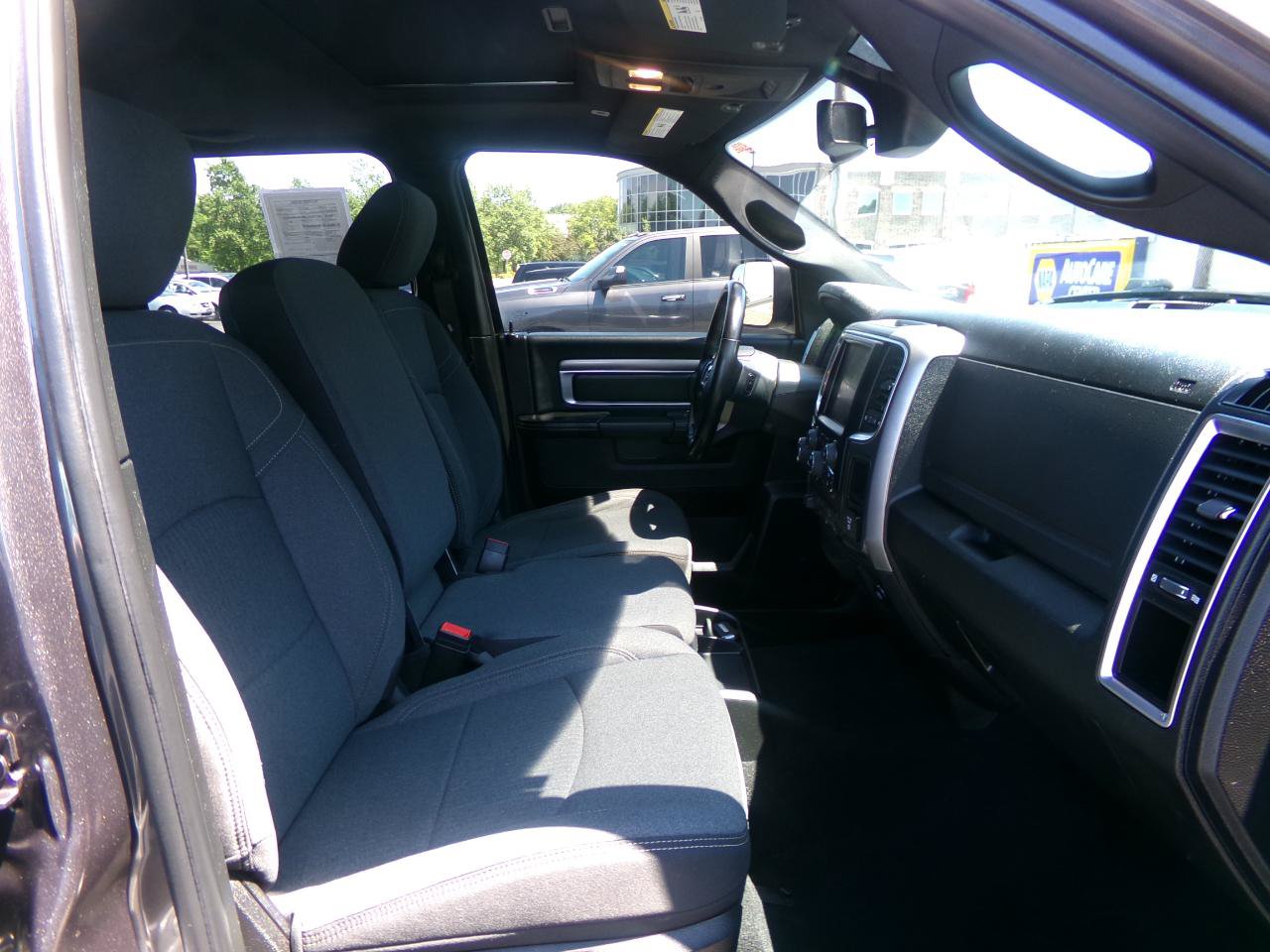 Used 2021 RAM 1500 Warlock AWD/4WD image 37