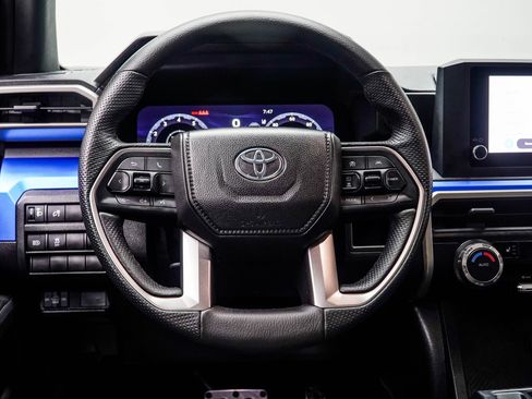 Used 2025 Toyota Tacoma TRD Sport AWD/4WD image 15