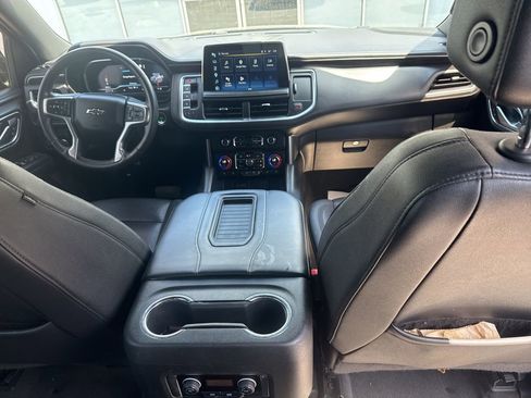 Used 2022 Chevrolet Suburban Z71 image 5