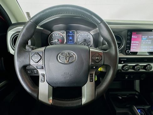 Used 2020 Toyota Tacoma SR5 image 11