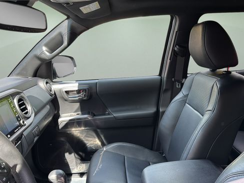 Used 2023 Toyota Tacoma TRD Sport w/ TRD Premium Sport Package AWD/4WD image 13