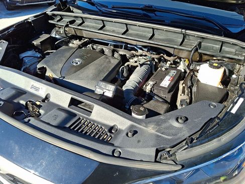 Used 2021 Toyota Highlander XLE image 28