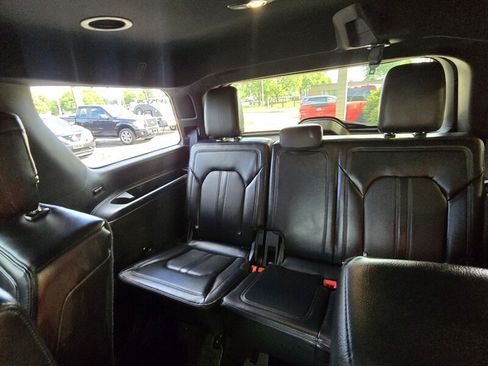 Used 2018 Ford Expedition Limited w/ Equipment Group 301A AWD/4WD image 34